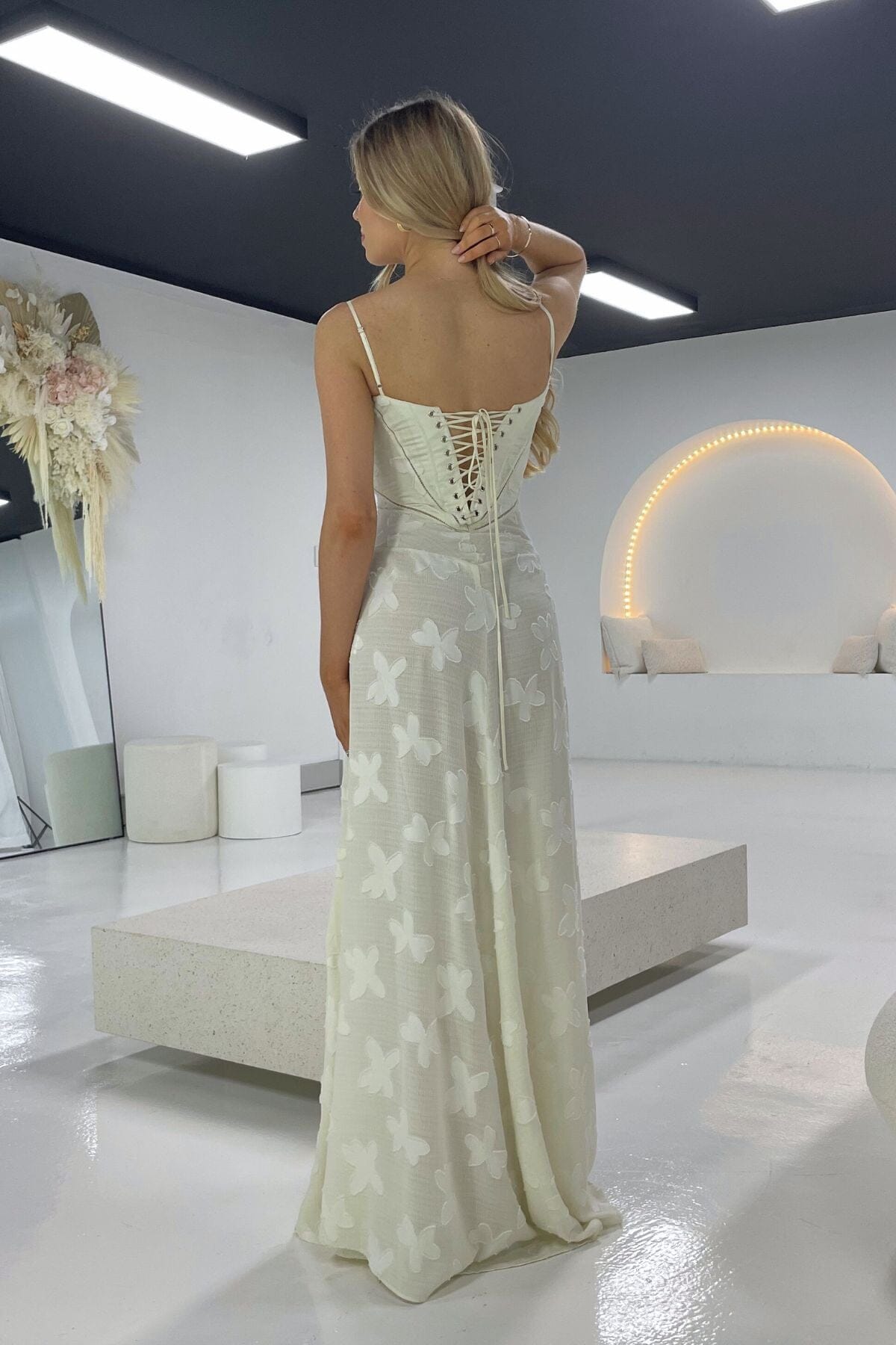 Rent or Hire | Seren Vintage Cream | House of CB | Oh Rent Me Rent or Hire | Seren Vintage Cream | House of CB | Oh Rent Me