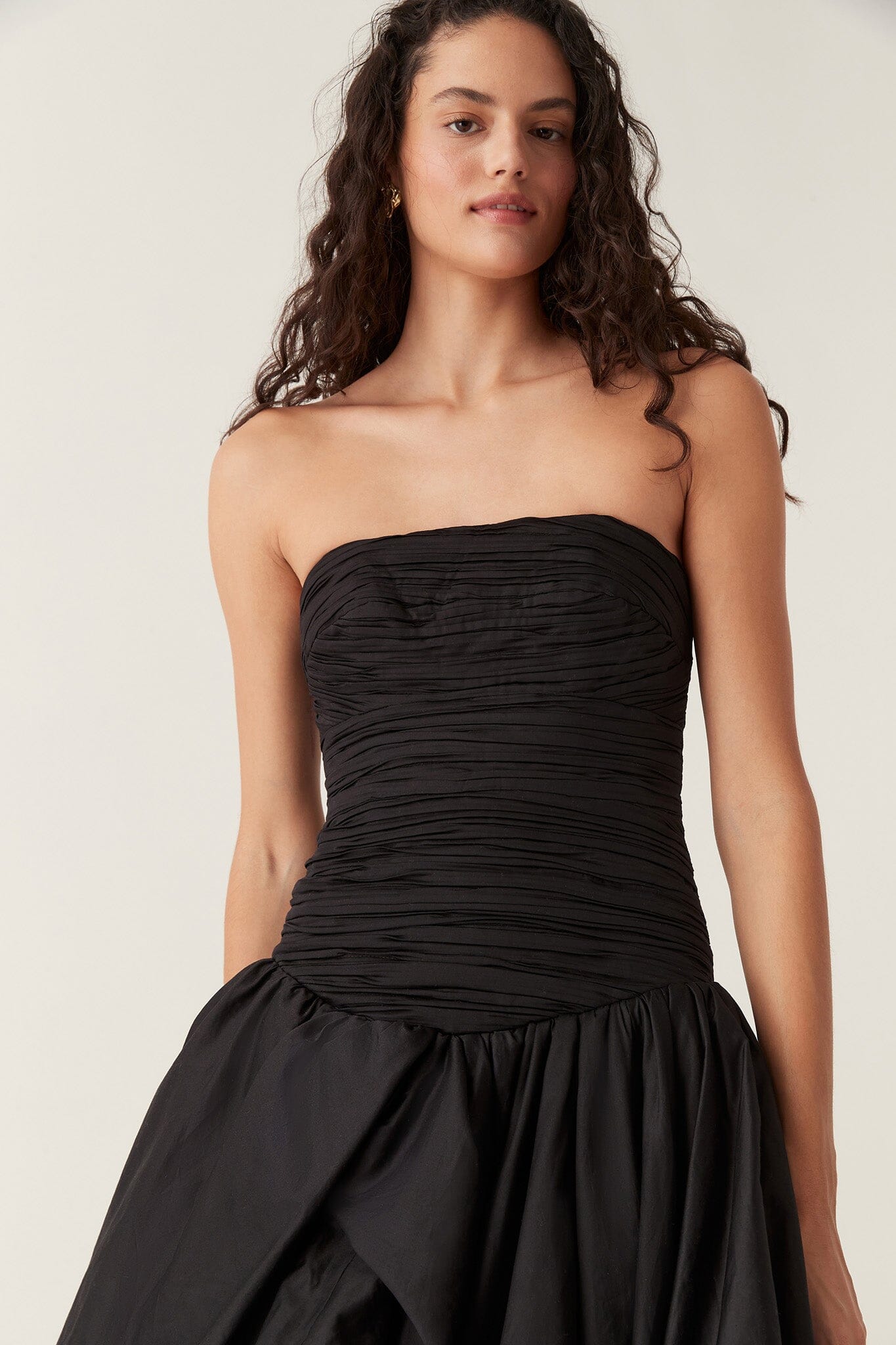 Hire AJE Violette Bubble Hem Maxi Dress in Black – TheOnlyDress Hire